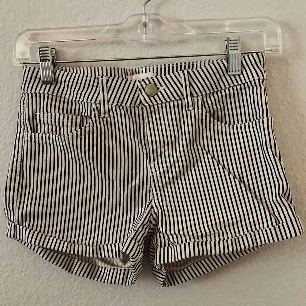 Black and white striped Shorts